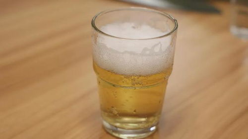 醫(yī)生提醒 三種易升高尿酸的飲品，不想痛風(fēng)臨門，平時(shí)最好少喝